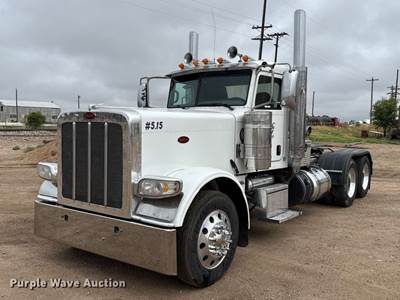 2016 Peterbilt 389 Semi Truck