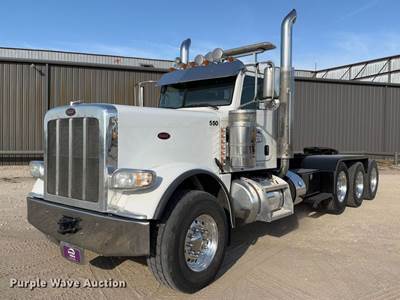 2015 Peterbilt 389 Heavy Haul Semi Truck