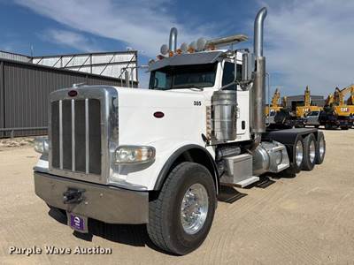 2013 Peterbilt 389 Heavy Haul Semi Truck