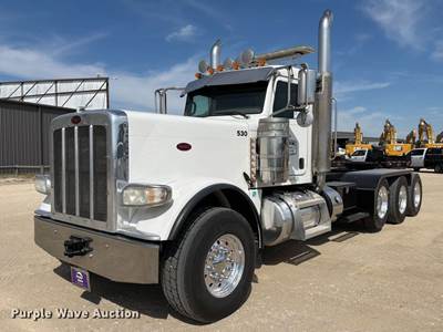 2015 Peterbilt 389 Heavy Haul Semi Truck