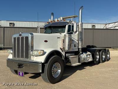 2013 Peterbilt 389 Heavy Haul Semi Truck