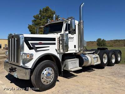 2018 Peterbilt 389 Semi Truck