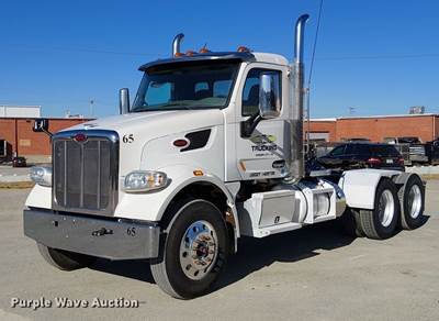 2017 Peterbilt 567 Semi Truck