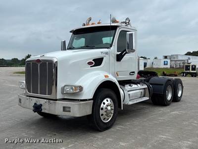 2016 Peterbilt 567 Semi Truck