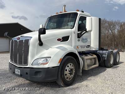 2017 Peterbilt 579 Semi Truck