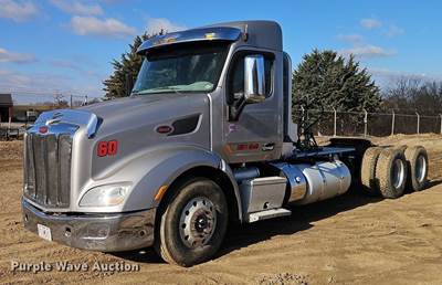 2015 Peterbilt 579 Semi Truck