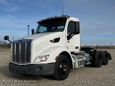 2020 Peterbilt 579 Semi Truck