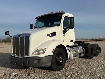2020 Peterbilt 579 Semi Truck