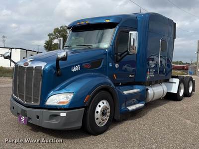2017 Peterbilt 579 Semi Truck