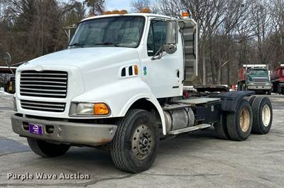 2000 Sterling L9500 Semi Truck
