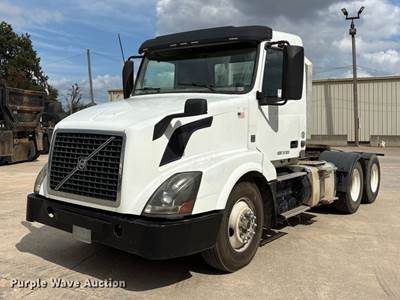 2012 Volvo VN Semi Truck