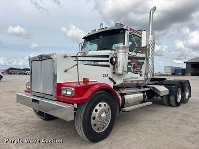 2007 Western Star 4900 Semi Truck