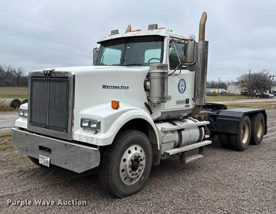 2018 Western Star 4900FA Semi Truck