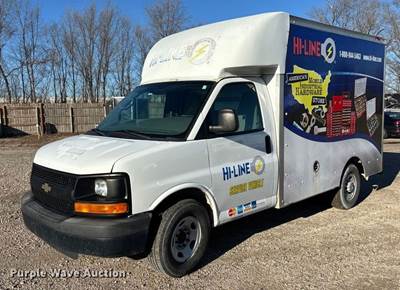 2013 Chevrolet Express 3500 Box Truck