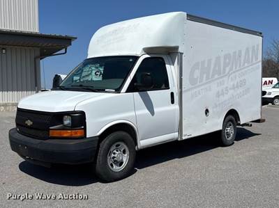 2015 Chevrolet Express G3500 Box Truck