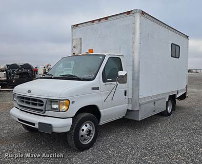 2000 Ford E350 Box Truck