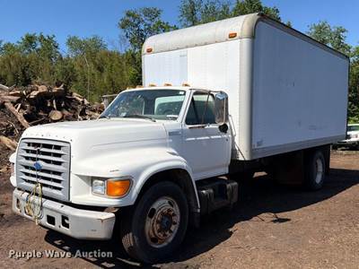 1995 Ford F800 Box Truck