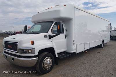 2007 GMC C5500 Mobile Medical Unit