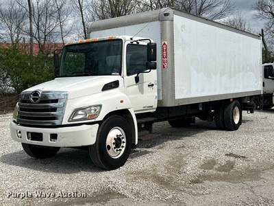 2013 Hino 338 Box Truck