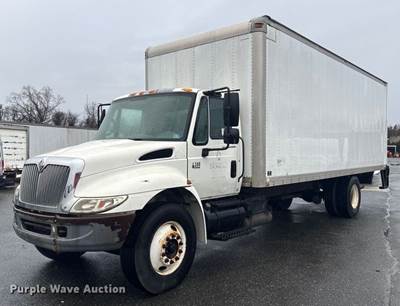 2005 International 4300 Box Truck