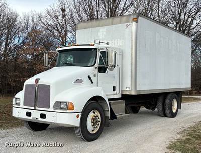 2005 Kenworth T300 Box Truck