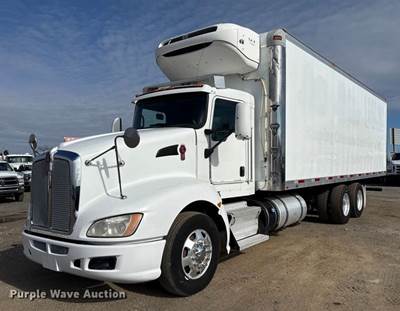 2013 Kenworth T660 Box Truck