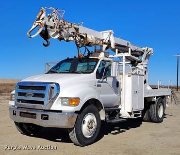 2007 Ford F750 Digger Derrick Truck