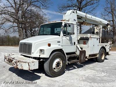 2003 Freightliner FL80 Digger Derrick Truck