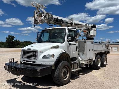 2013 Freightliner M2106 Digger Derrick Truck