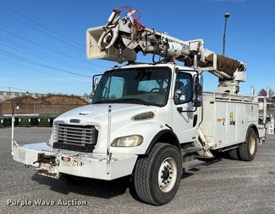 2005 Freightliner Business Class M2 Digger Derrick Truck