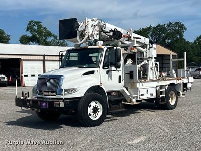 2012 International 4400 Digger Derrick Truck