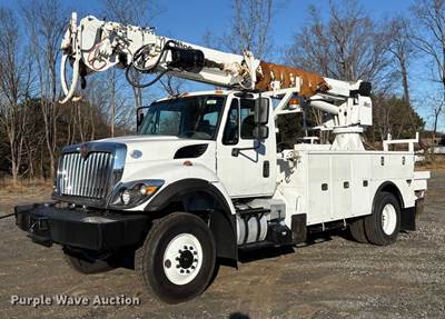 2016 International 7300 Digger Derrick Truck