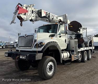 2014 International 7600 Digger Derrick Truck