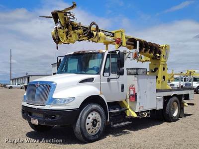 2015 International Durastar 4400 Digger Derrick Truck