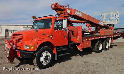 1998 International F4900 Digger Derrick Truck