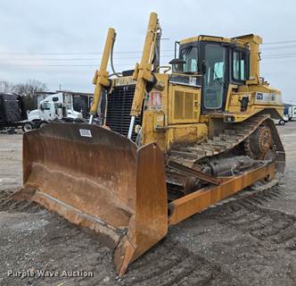 Caterpillar D7R Dozer