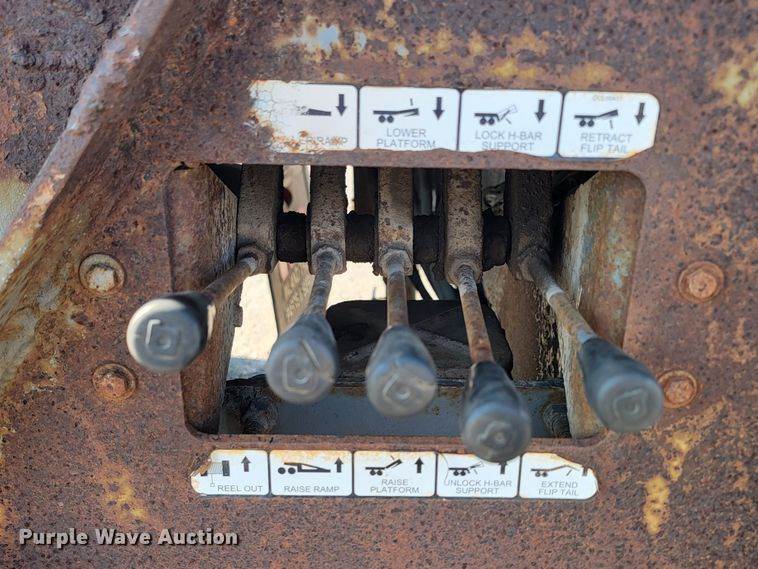 2007 Load King HFT70 Drop Deck Equipment Trailer For Sale Pierre, SD