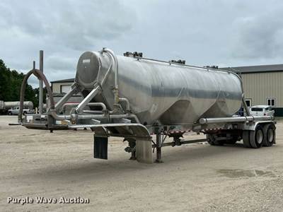 2008 Heil Pneumatic dry Bulk Trailer