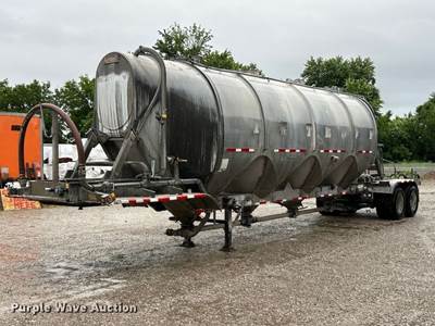 1997 Heil Pneumatic dry Bulk Trailer