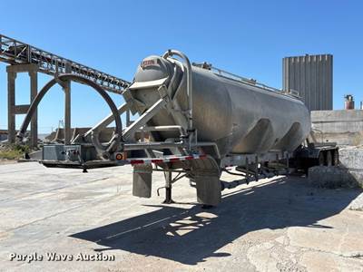 2006 Heil Pneumatic dry Bulk Trailer