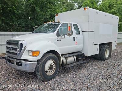2015 Ford F750 Super Duty Chipper Truck