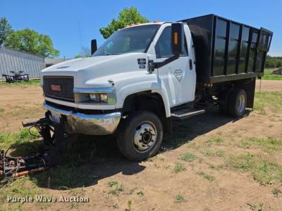 2006 GMC C5500 Dump Truck