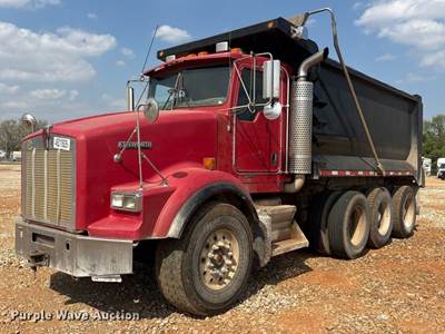 2004 Kenworth T800 Dump Truck