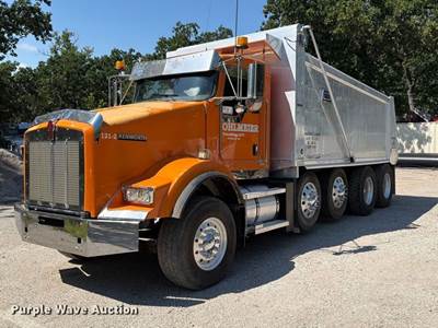 2009 Kenworth T8 Series Dump Truck