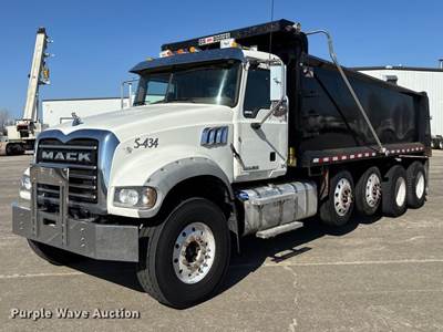 2018 Mack GU713 Dump Truck
