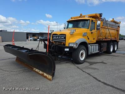 2015 Mack Granite GU713 Dump Truck