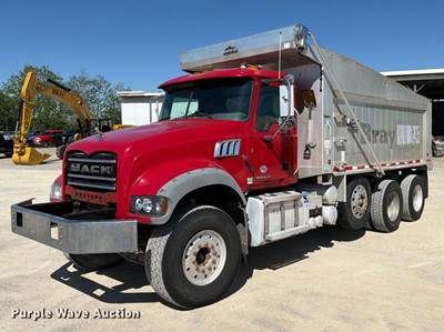 2018 Mack GU713 Dump Truck