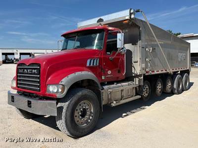 2018 Mack GU713 Dump Truck
