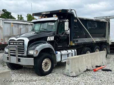 2017 Mack GU713 Dump Truck