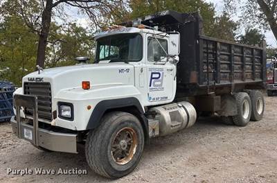 1991 Mack RD6886 Dump Truck